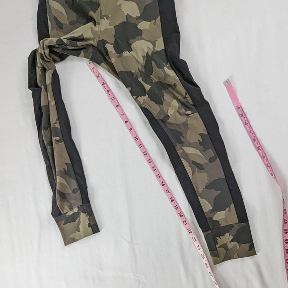 Athleta Essex Camo Hybrid Tights Leggings UPF 50 - Picture 11 of 12